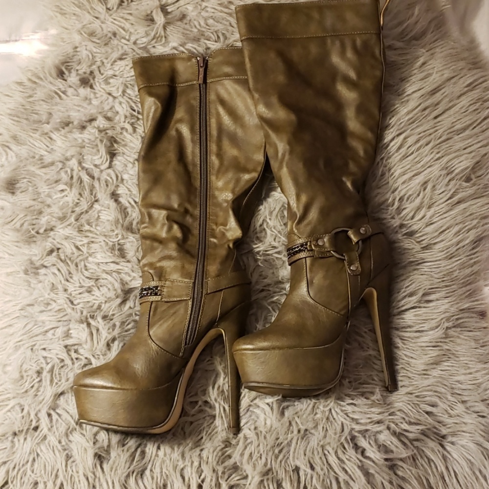 Michael Antonio heeled boots - size 6